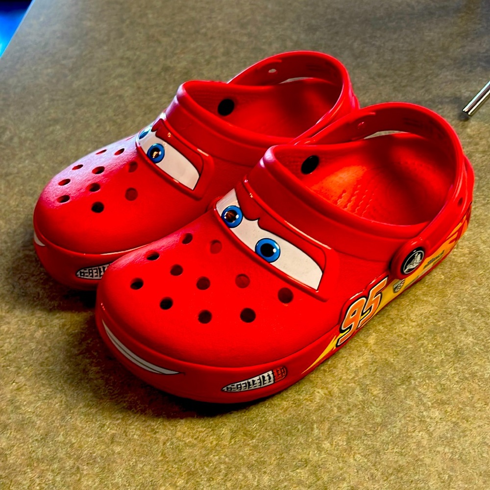 Lighting mcqueen crocs kids